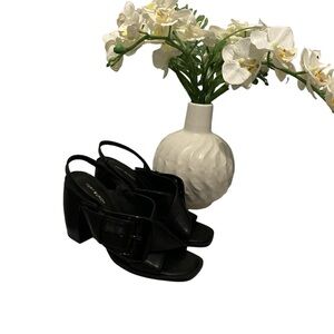 Tory Burch leather buckle Sandals